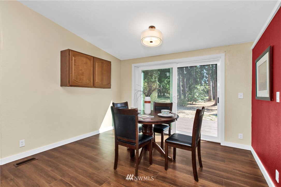 18344 Elaine Court Southwest Rochester, WA 98579 - Photo 5 of 20 Gallery Image 5