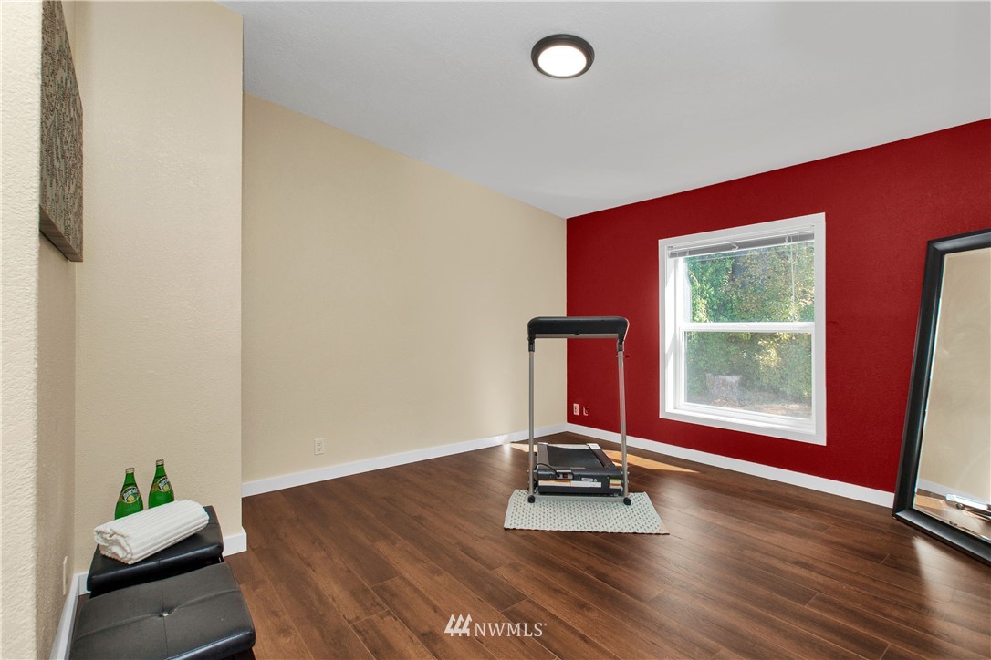 18344 Elaine Court Southwest Rochester, WA 98579 - Photo 6 of 20 Gallery Image 6