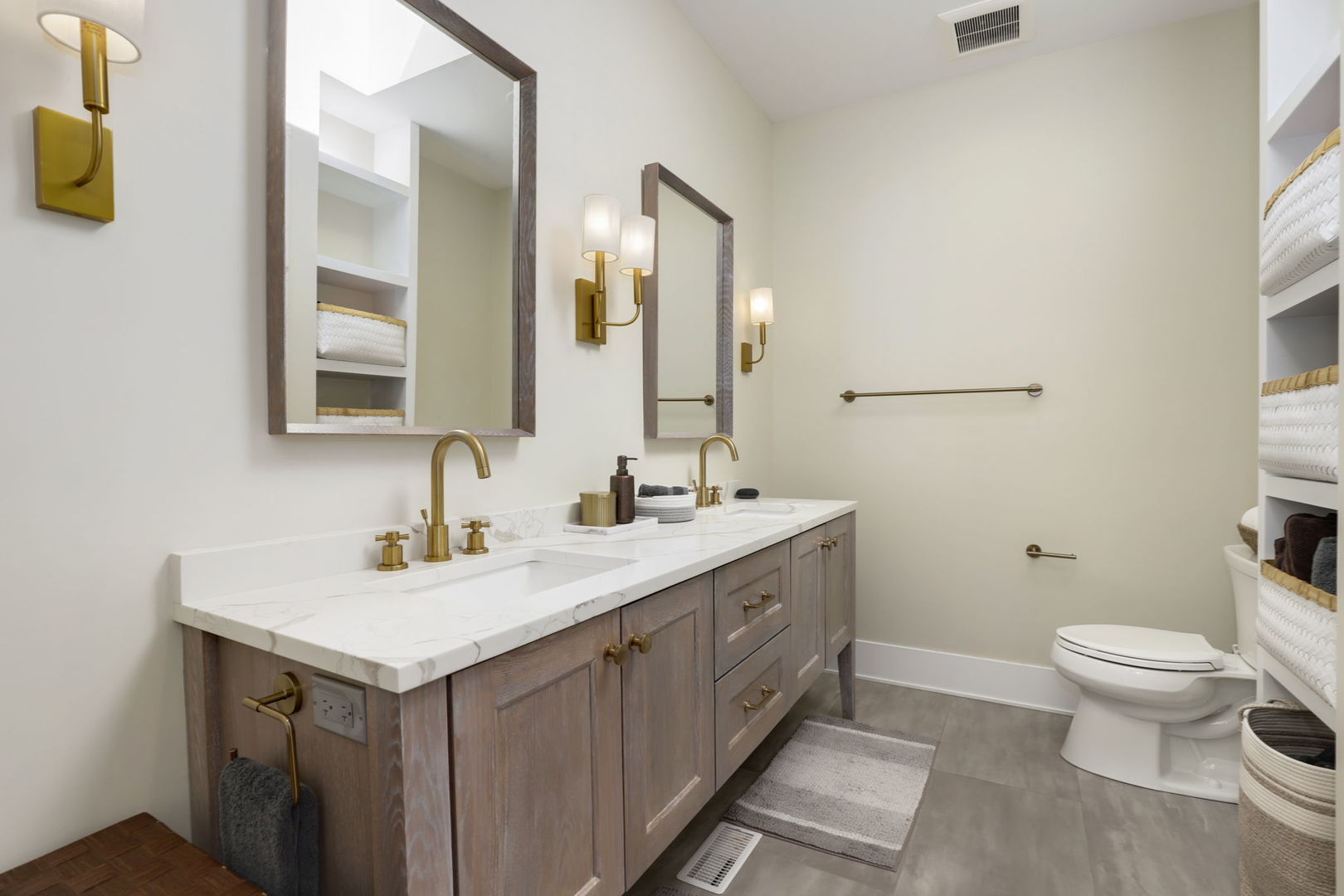 3048 West Lyndale Street, Unit 2 Chicago, IL 60647 - Photo 27 of 40 a bathroom with a sink and a mirror