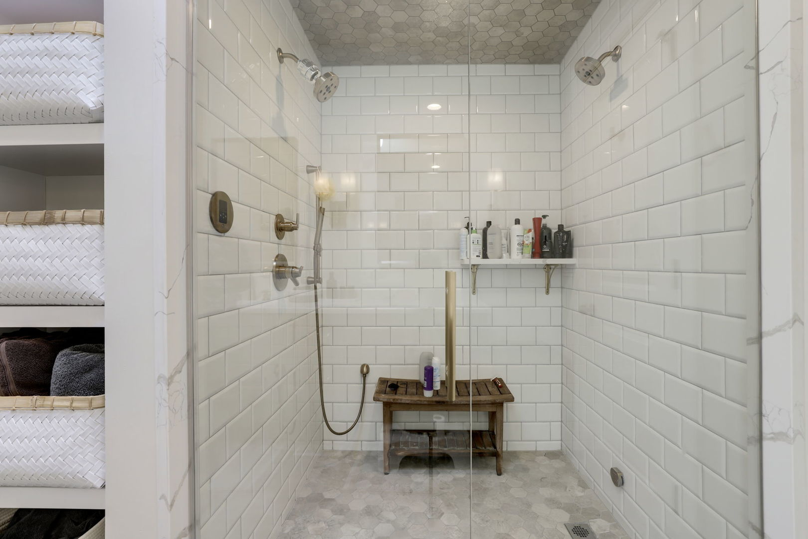 3048 West Lyndale Street, Unit 2 Chicago, IL 60647 - Photo 28 of 40 a bathroom with a shower