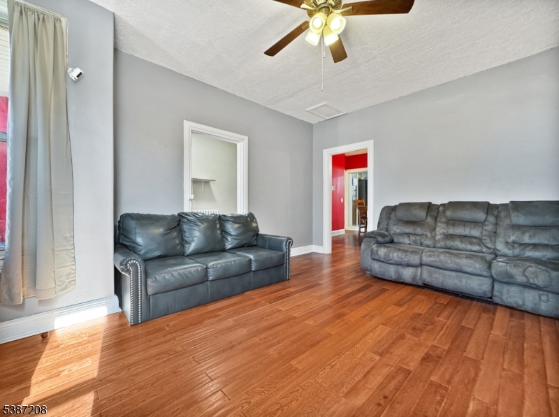 63 Harris Street Phillipsburg, NJ 08865 - Photo 3 of 27