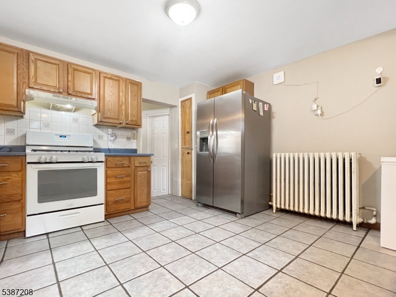 63 Harris Street Phillipsburg, NJ 08865 - Photo 9 of 27