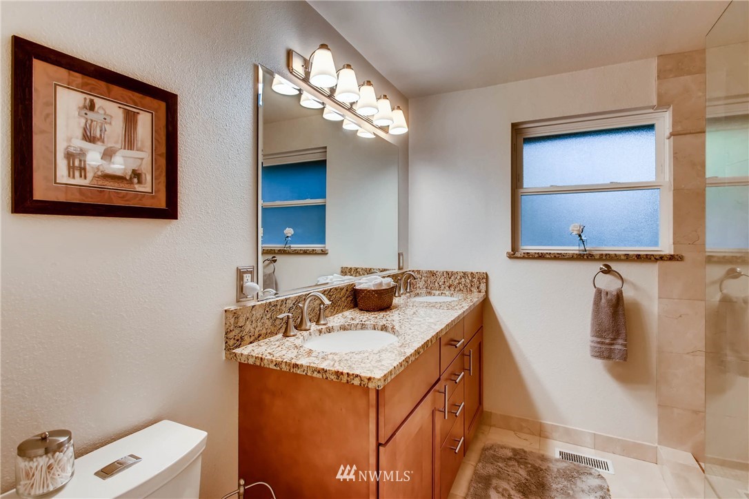 14306 151st Place Southeast Renton, WA 98059 - Photo 14 of 25