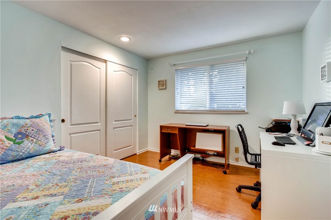 14306 151st Place Southeast Renton, WA 98059 - Photo 15 of 25