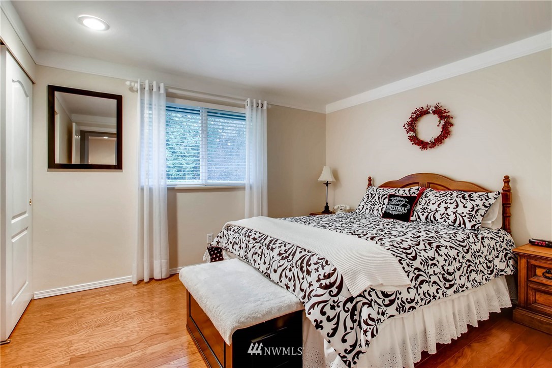 14306 151st Place Southeast Renton, WA 98059 - Photo 16 of 25