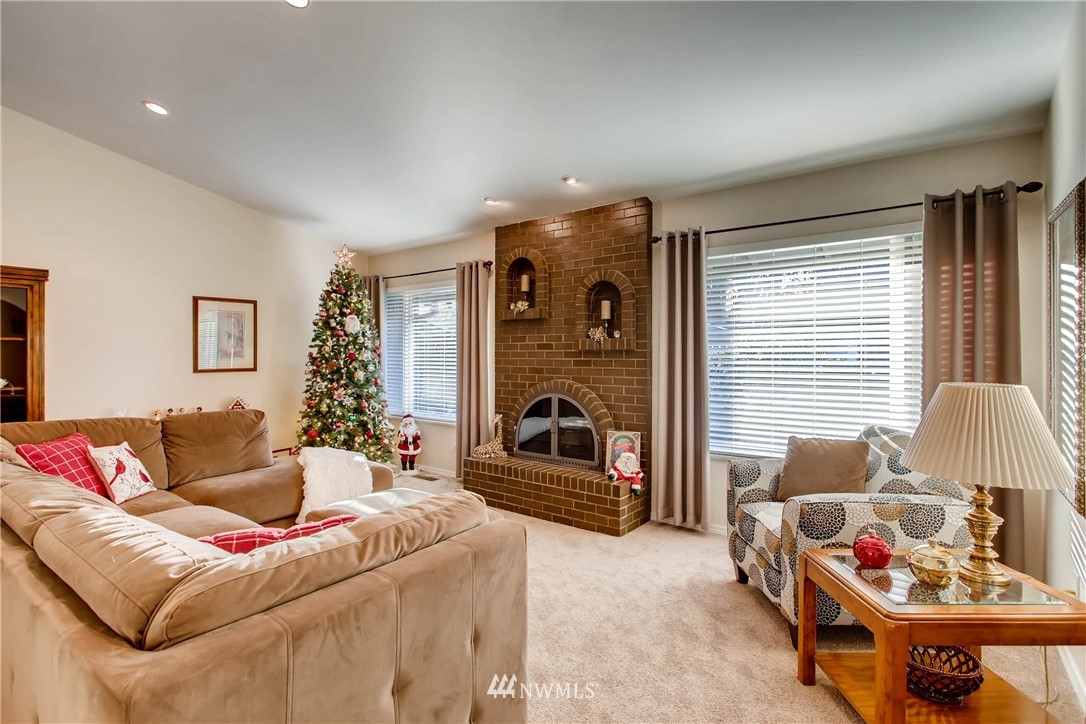 14306 151st Place Southeast Renton, WA 98059 - Photo 4 of 25