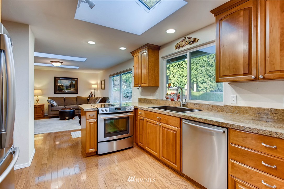 14306 151st Place Southeast Renton, WA 98059 - Photo 9 of 25