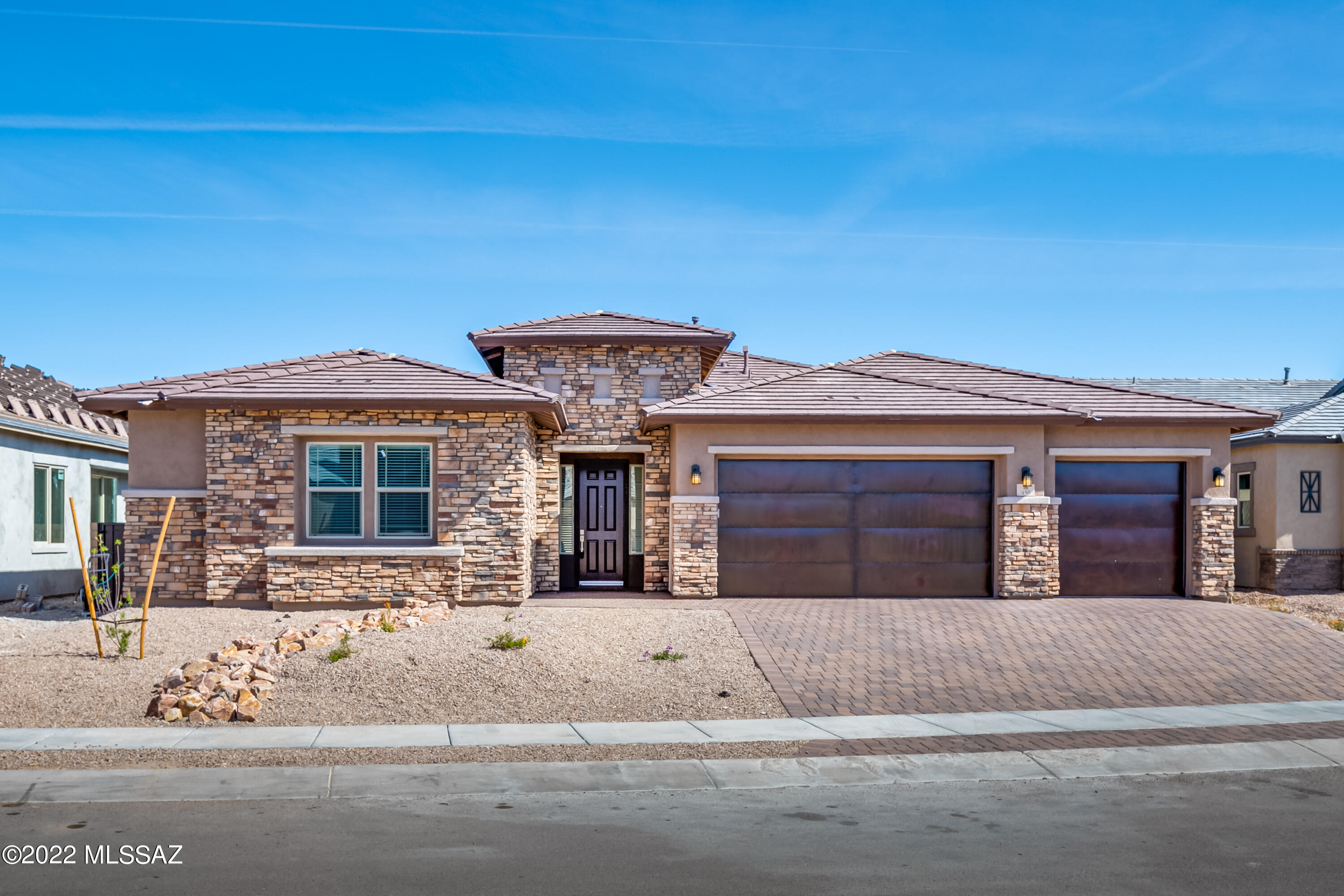450 West Red Ribbon Lane Tucson, AZ 85755 - Photo 1 of 28