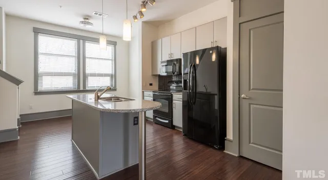 $2,169 | 200 Perkins Drive, Unit TH1, Chapel Hill, NC 27514