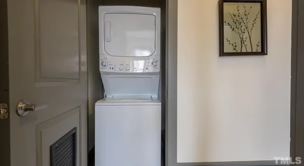 $2,169 | 200 Perkins Drive, Unit TH1, Chapel Hill, NC 27514