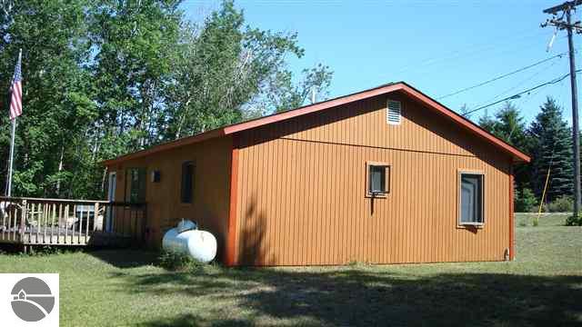 8012 Platte Road Beulah, MI 49617 - Photo 1 of 16 1738274.JPG