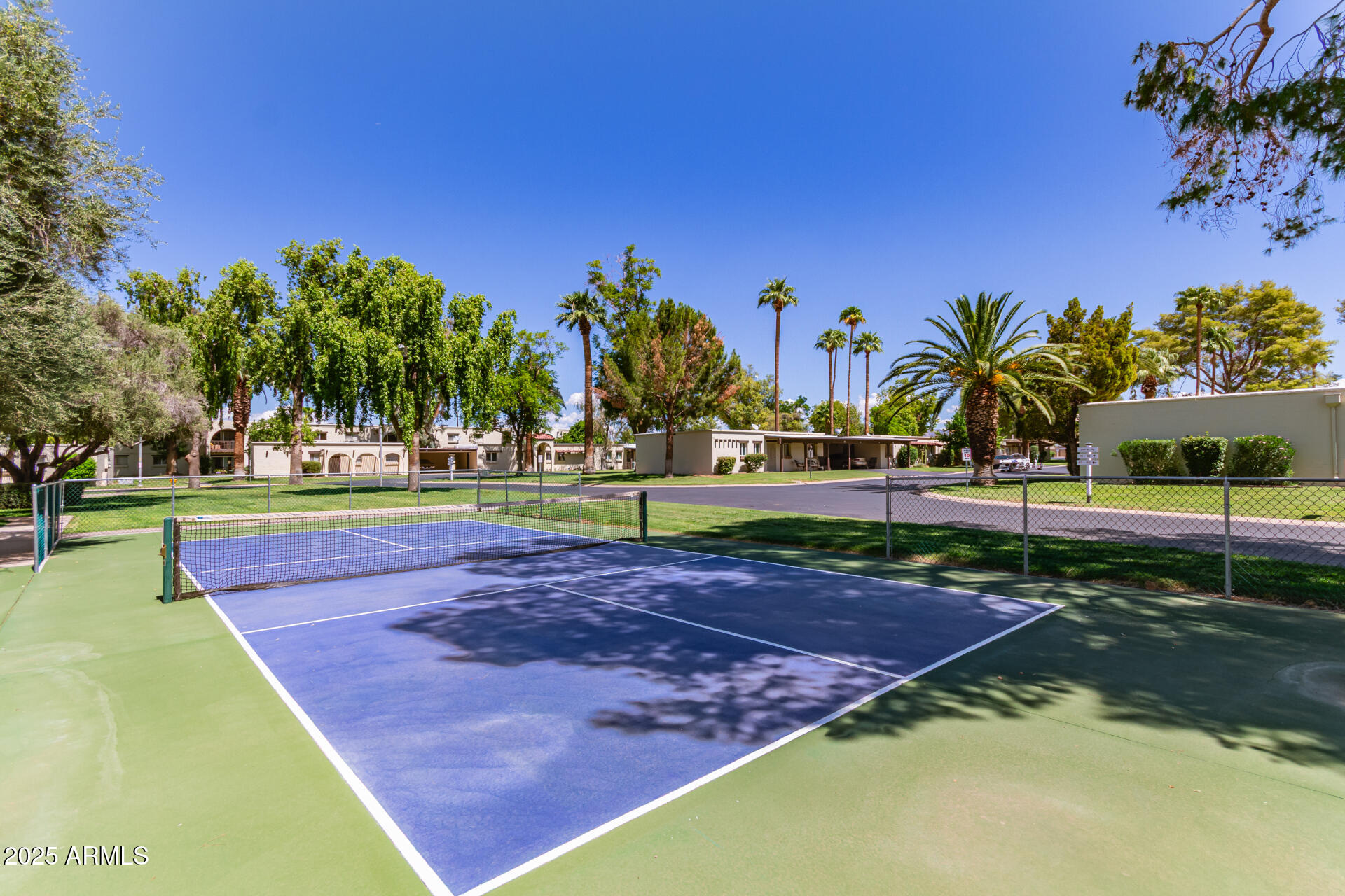 131 North Higley Road, Unit 1 Mesa, AZ 85205 - Photo 30 of 32 a view of a basket ball ground