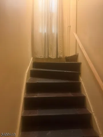 $1,200 | 189 Wainwright Street, Newark, NJ 07112