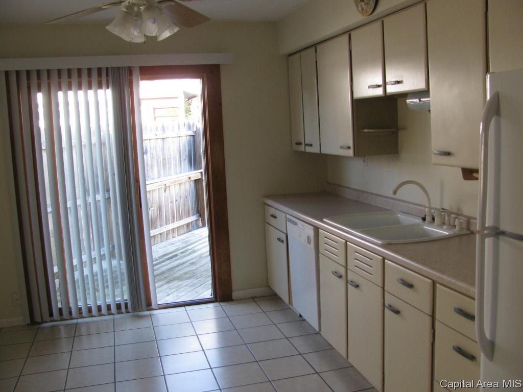 23 St Cabrini Court Springfield, IL 62702 - Photo 2 of 12 Gallery Image 2