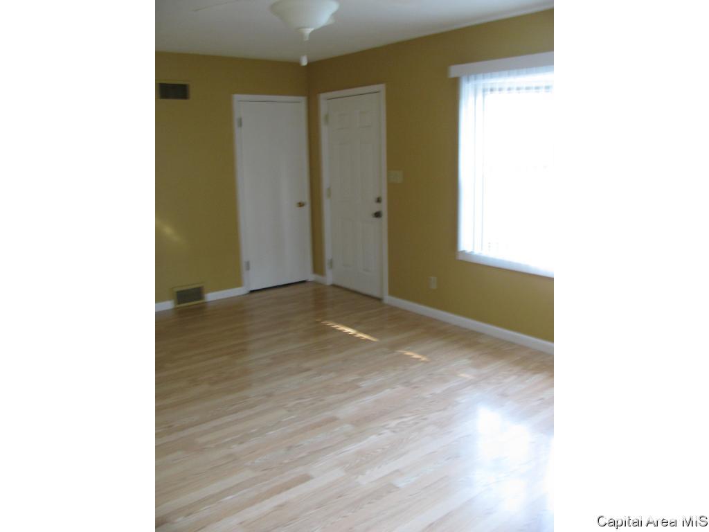 23 St Cabrini Court Springfield, IL 62702 - Photo 4 of 12 Gallery Image 4