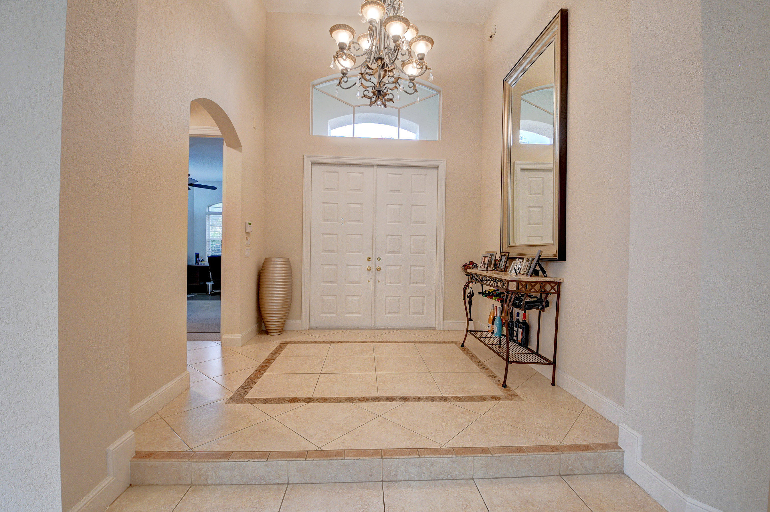 4077 Briarcliff Circle Boca Raton, FL 33496 - Photo 3 of 20 Foyer