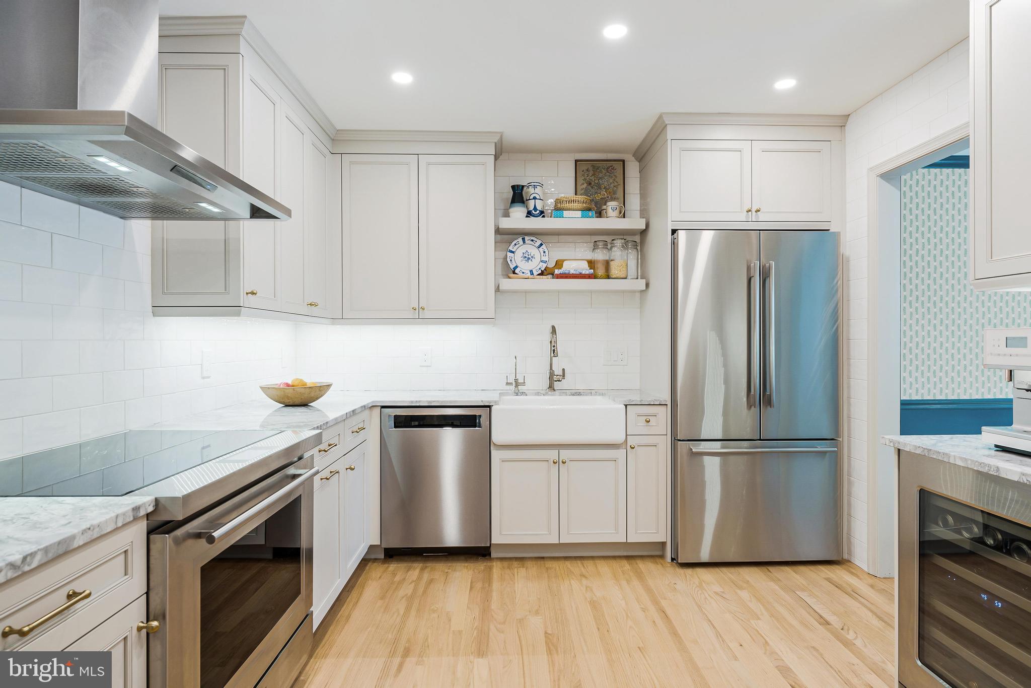 1151 Randolph Road McLean, VA 22101 - Photo 14 of 65 Fabulous renovated kitchen