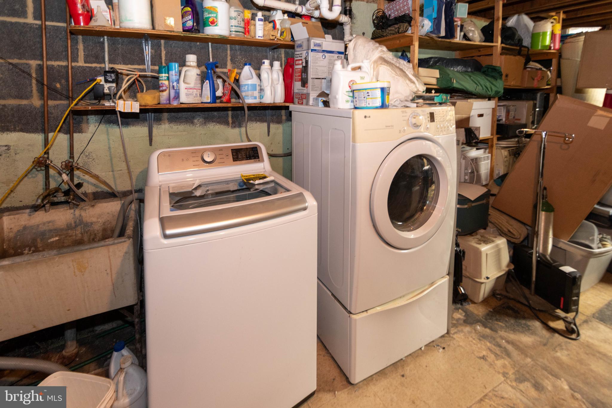 3270 Woodcox Road Indian Head, MD 20640 - Photo 44 of 49 a utility room with dryer and washer