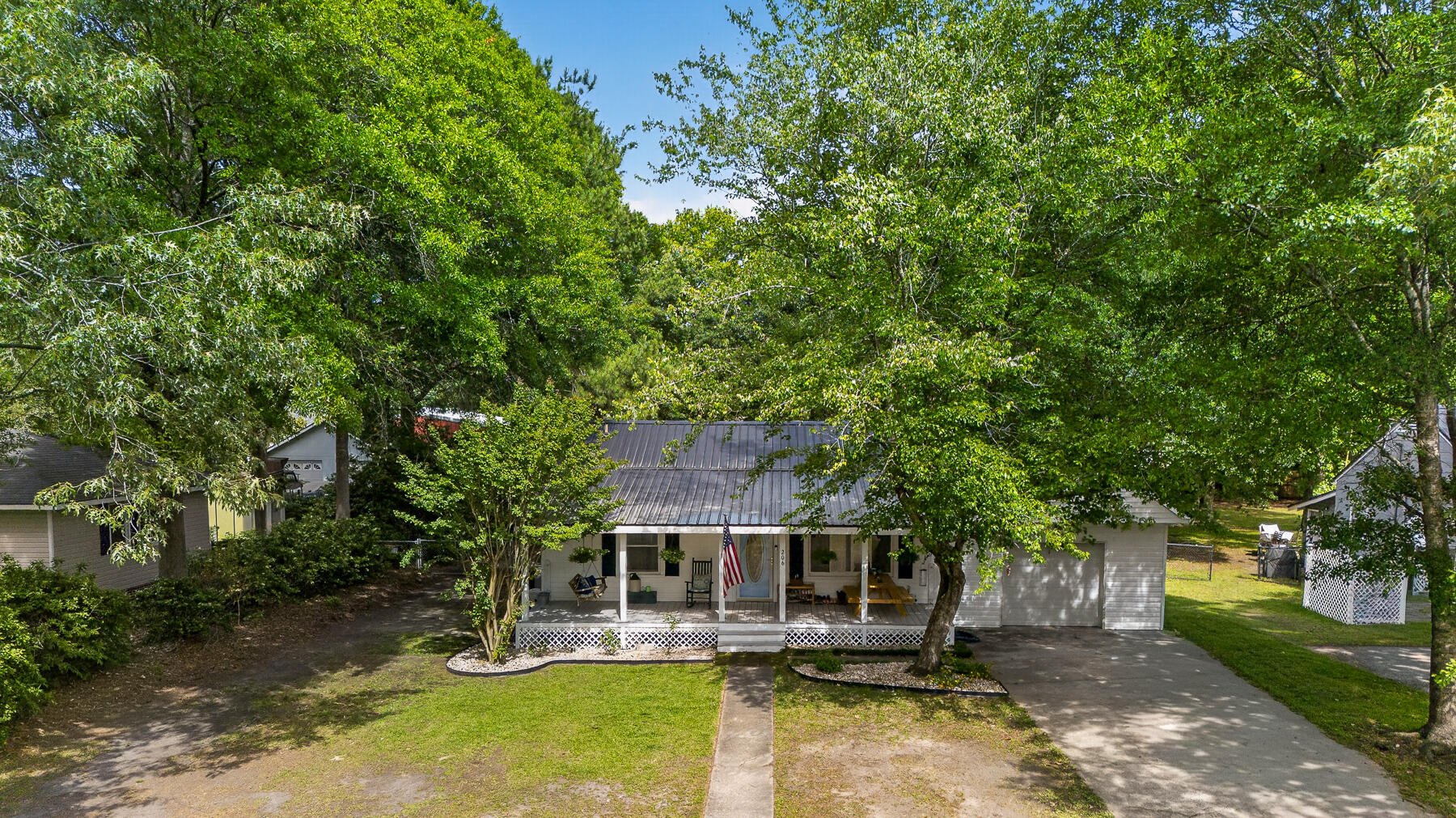 206 South Winter Street Moncks Corner, SC 29461 - Photo 4 of 37