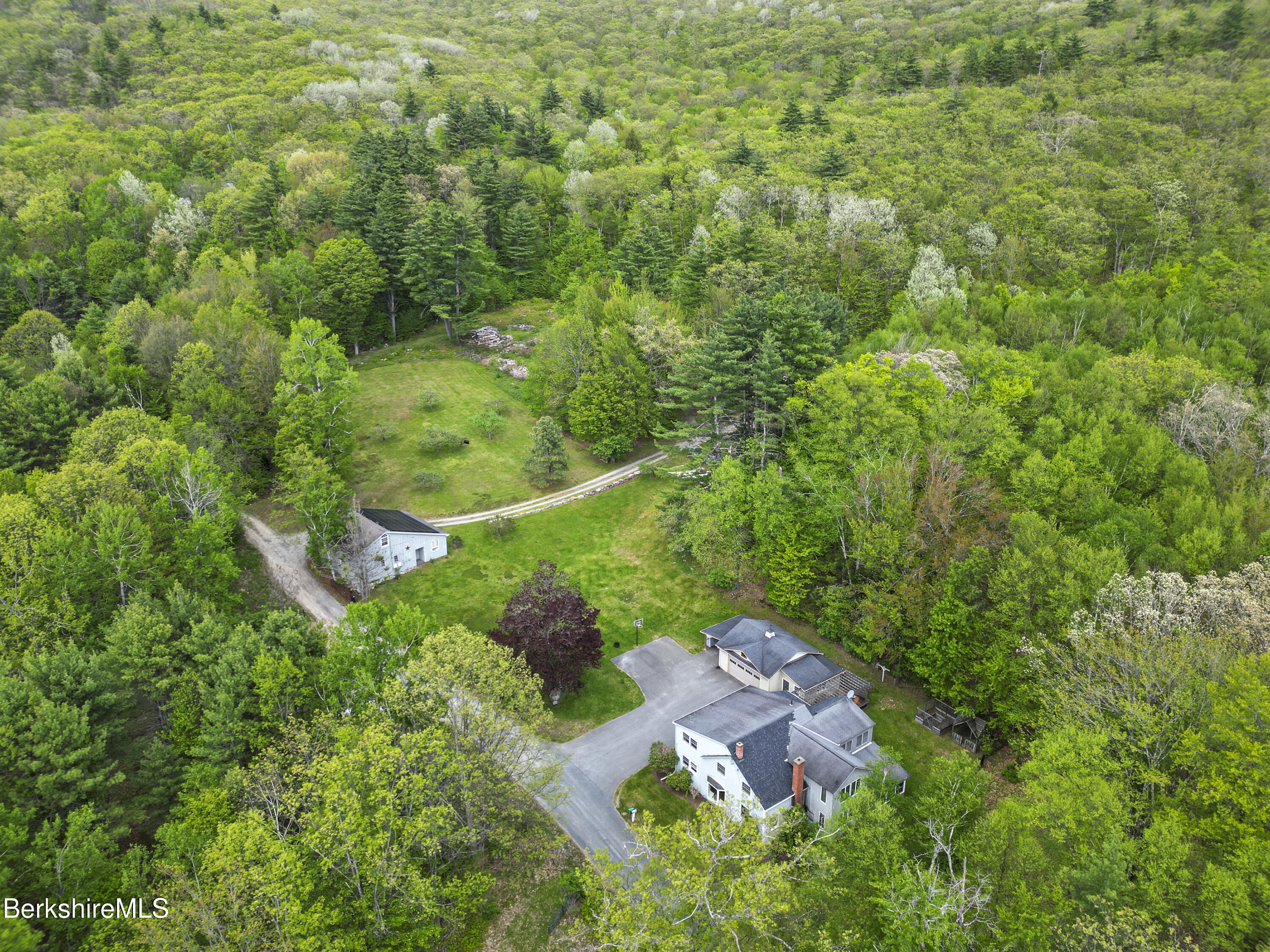 924 Henderson Road Williamstown, MA 01267 - Photo 50 of 51 Aerial View