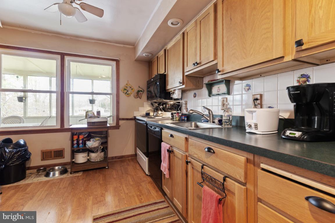 9718 Botsford Road Manassas, VA 20109 - Photo 5 of 26 Gallery Image 5
