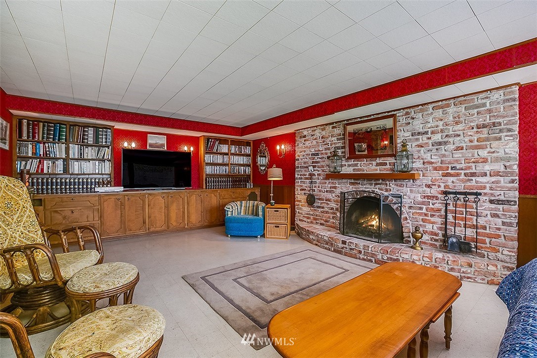 1964 Southwest Hillcrest Road Burien, WA 98166 - Photo 16 of 35 Gallery Image 16