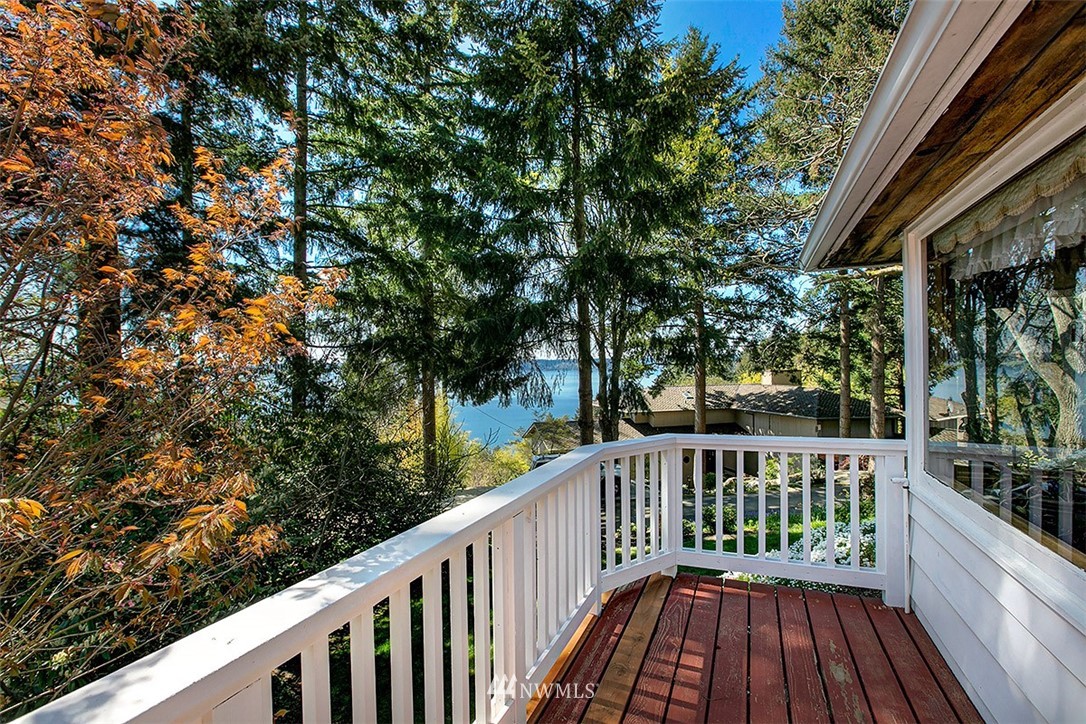 1964 Southwest Hillcrest Road Burien, WA 98166 - Photo 19 of 35 Gallery Image 19