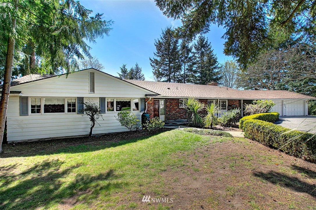 1964 Southwest Hillcrest Road Burien, WA 98166 - Photo 3 of 35 Gallery Image 3