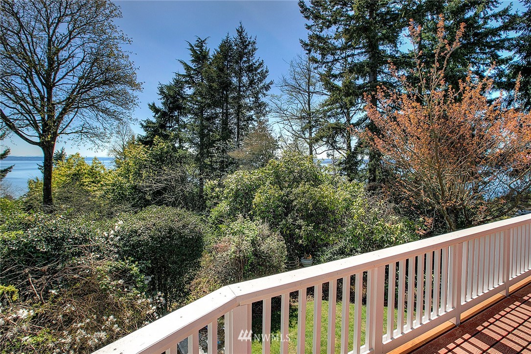 1964 Southwest Hillcrest Road Burien, WA 98166 - Photo 22 of 35 Gallery Image 22