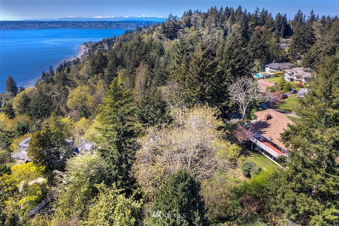 1964 Southwest Hillcrest Road Burien, WA 98166 - Photo 31 of 35 Gallery Image 31