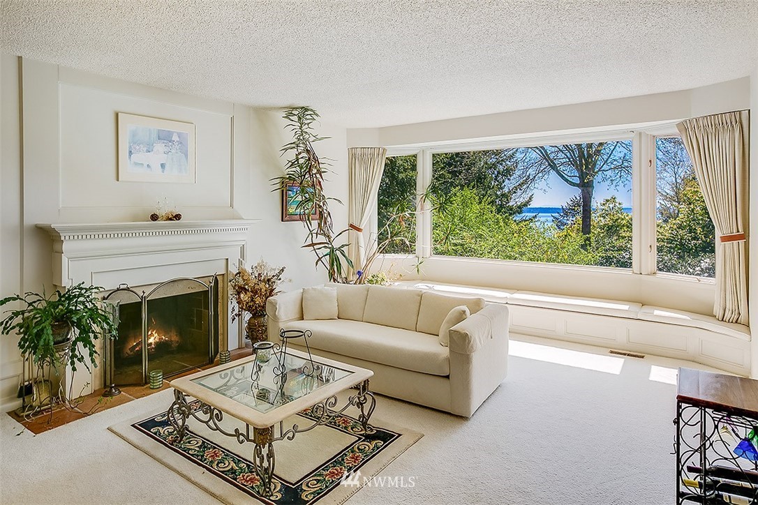 1964 Southwest Hillcrest Road Burien, WA 98166 - Photo 5 of 35 Gallery Image 5