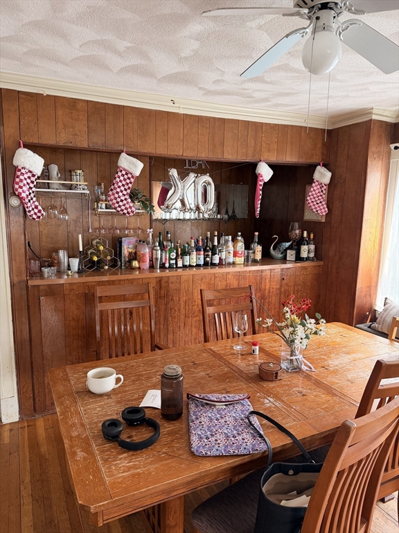 49 Sunset Road, Unit 49 Somerville, MA 02144 - Photo 7 of 24 a dining room with furniture