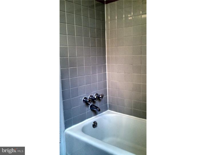 205 Larchwood Road Springfield, PA 19064 - Photo 16 of 20 Bathroom