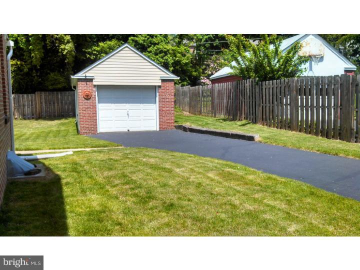 205 Larchwood Road Springfield, PA 19064 - Photo 3 of 20 Garage