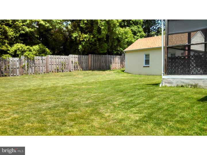 205 Larchwood Road Springfield, PA 19064 - Photo 6 of 20 Back Yard