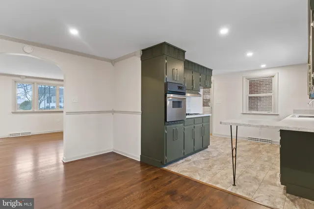 $324,900 | 1913 Maplewood Drive, Carlisle, PA 17013