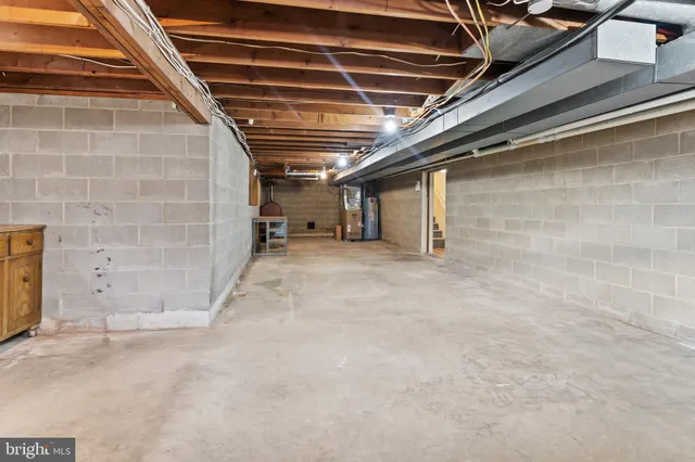 $324,900 | 1913 Maplewood Drive, Carlisle, PA 17013