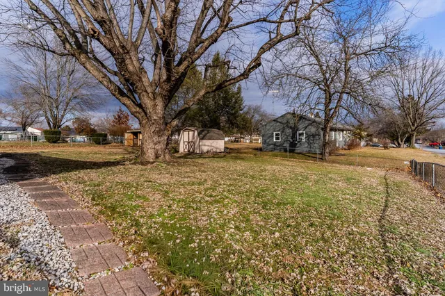 $324,900 | 1913 Maplewood Drive, Carlisle, PA 17013