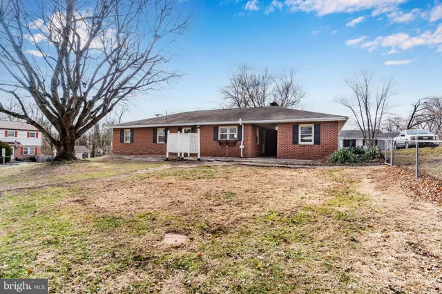 $324,900 | 1913 Maplewood Drive, Carlisle, PA 17013