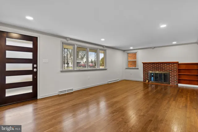 $324,900 | 1913 Maplewood Drive, Carlisle, PA 17013