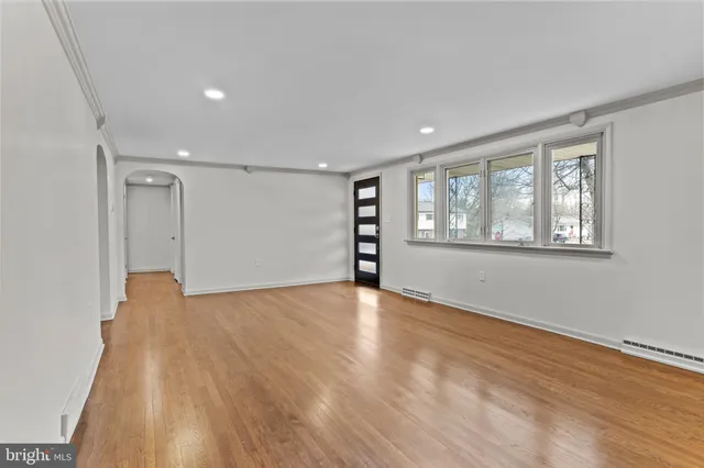 $324,900 | 1913 Maplewood Drive, Carlisle, PA 17013