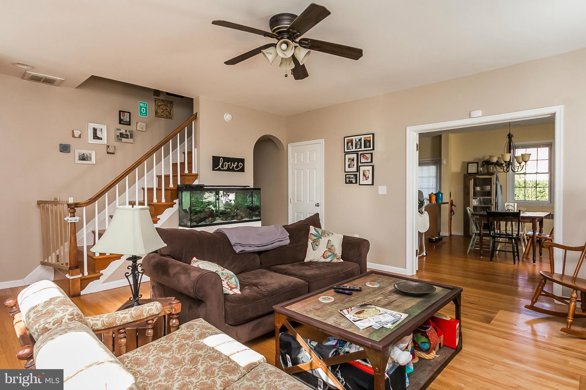 1608 Shadyside Road Baltimore, MD 21218 - Photo 6 of 26 Living Room