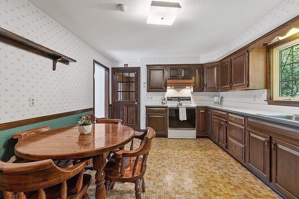 191 Gates Pond Road Berlin, MA 01503 - Photo 4 of 27