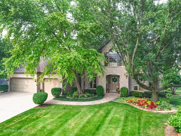 $895,000 | 6905 Irish Court, Darien, IL 60561