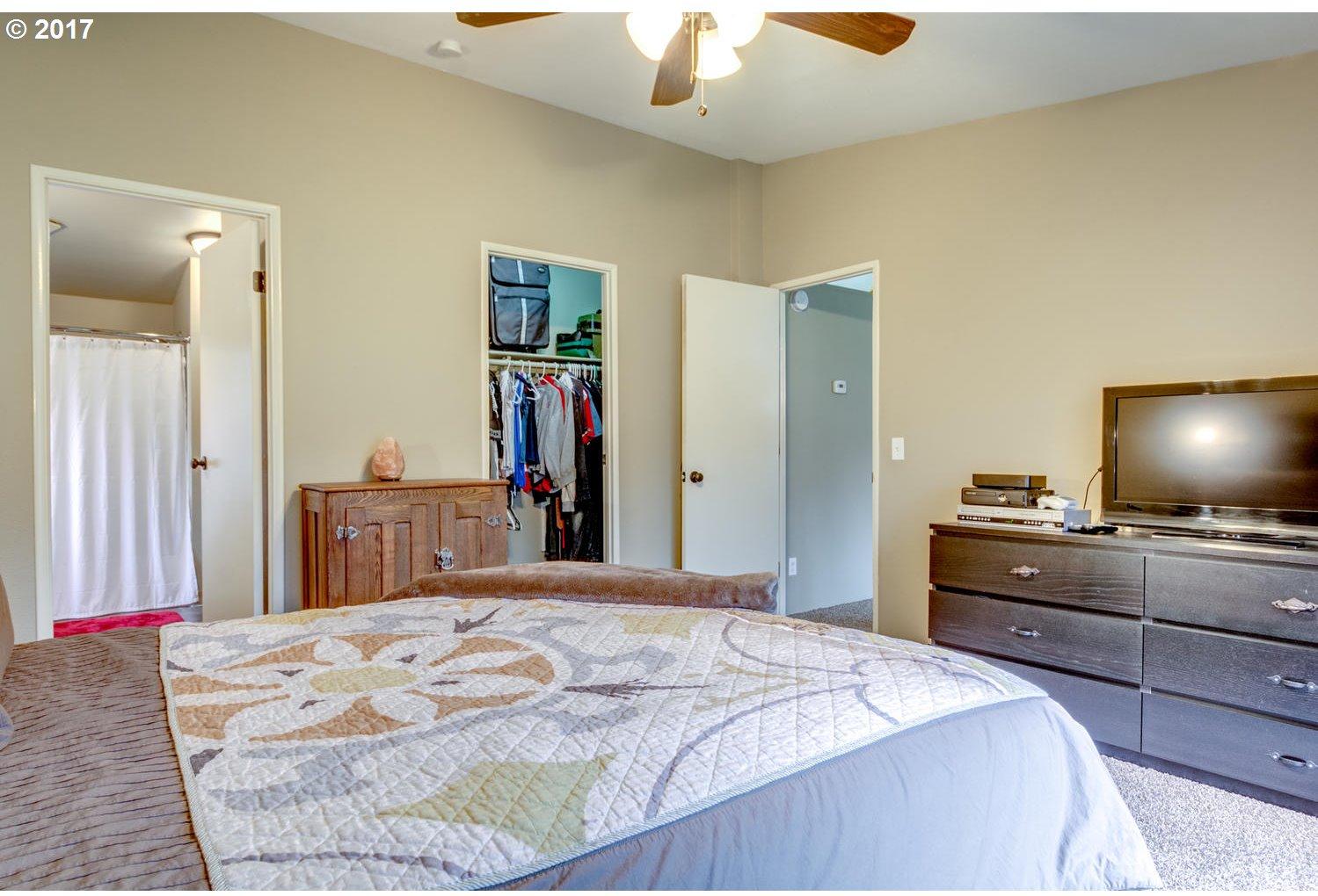 19 South Gee Creek Loop Ridgefield, WA 98642 - Photo 10 of 18 Gallery Image 10