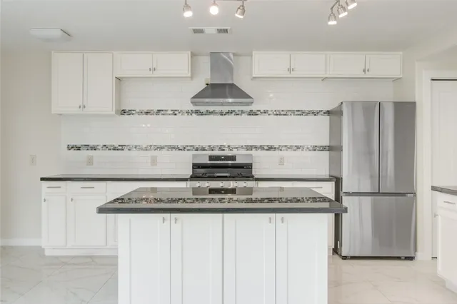 $2,400 | 4427 Waterfall Way, Sugar Land, TX 77479