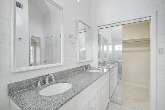 $2,400 | 4427 Waterfall Way, Sugar Land, TX 77479