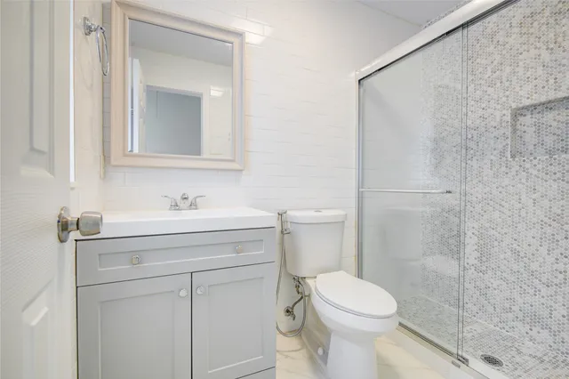 $2,400 | 4427 Waterfall Way, Sugar Land, TX 77479