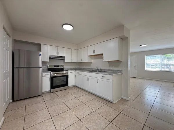 $1,250 | 6104 Southwest 12th Place, Gainesville, FL 32607