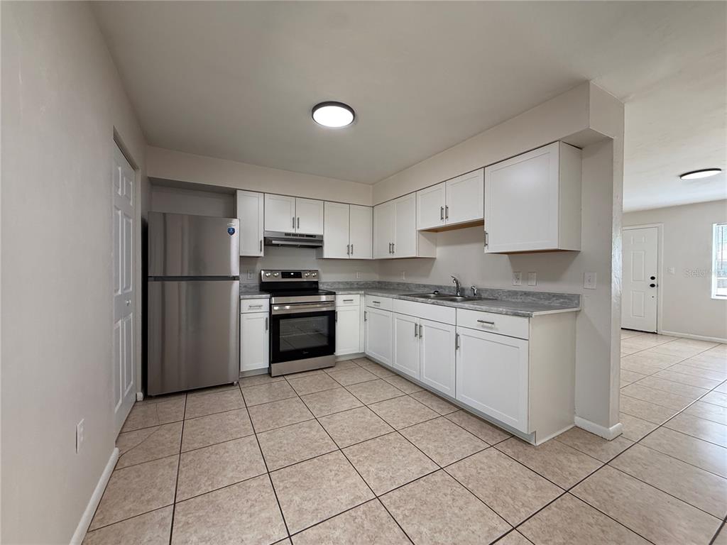 6104 Southwest 12th Place Gainesville, FL 32607 - Photo 4 of 8